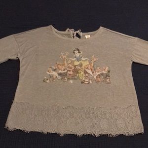 Disney Snow White and the Seven Dwarfs gray shirt with lace and bow Size XL